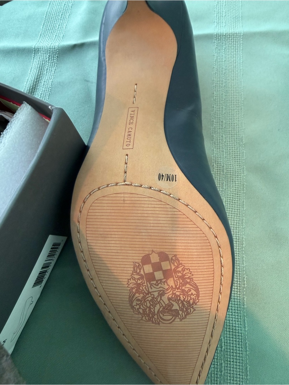 Vince Camuto - “Goldie” Leather Kitten Heel size 10 Navy BNIB - Picture 5 of 8